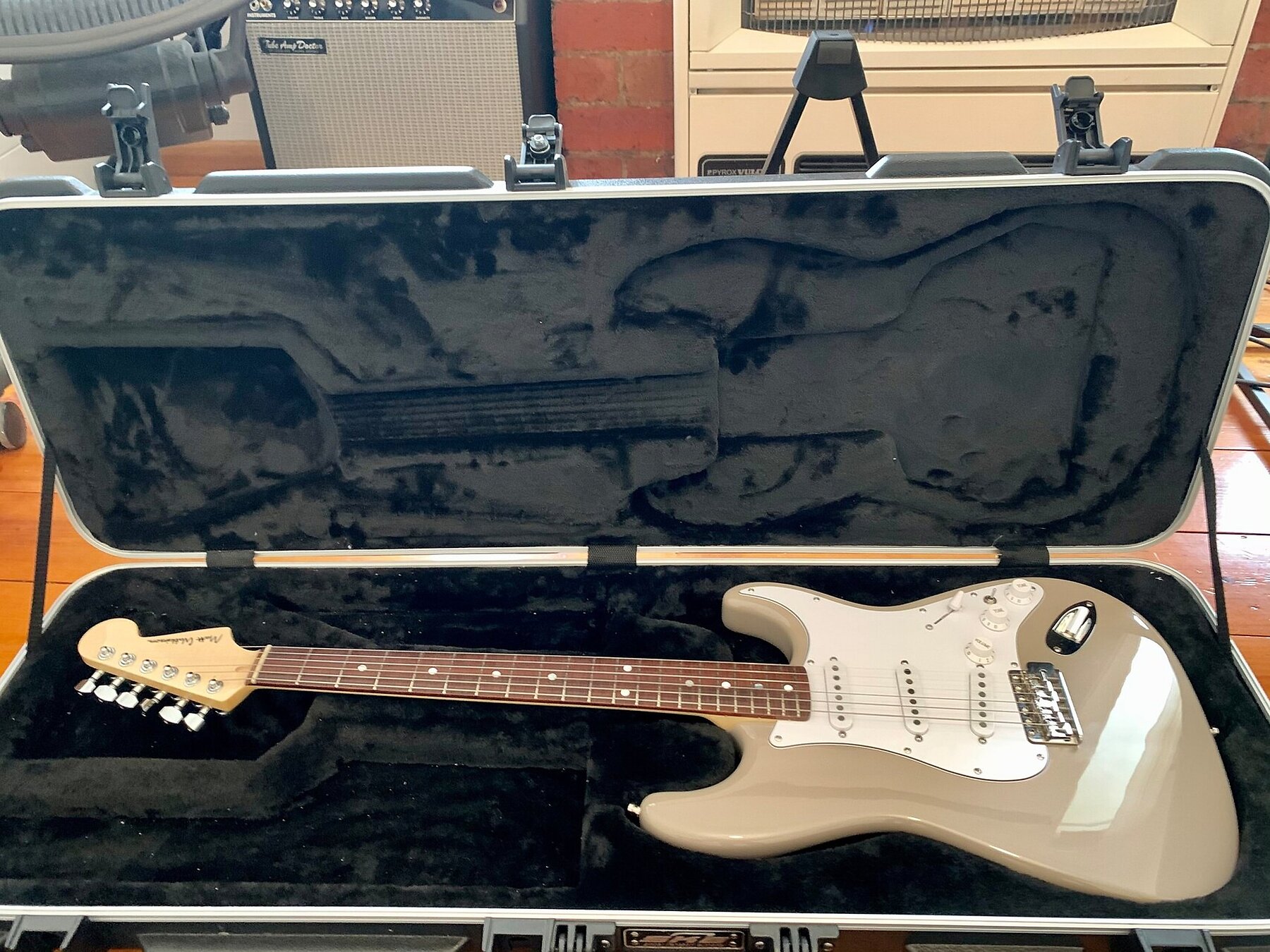 Dream Stratocaster — 23